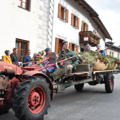 Erntedankfest in Valchava Erntedankfest in Valchava