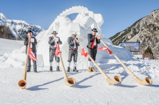 ils infernals spielen Alphorn an der Tour de Ski ils infernals spielen Alphorn an der Tour de Ski